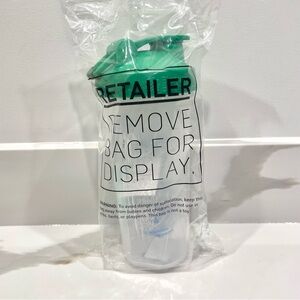 🔵3/$25 NEW Vega Keep Growing Blender Bottle